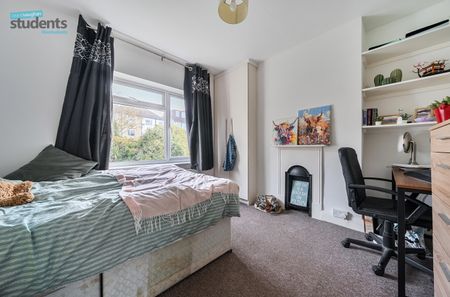 6 bedroom house to rent - Photo 2