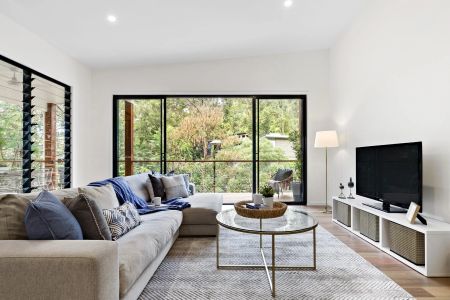 Luxury Executive Residence where Sophistication Meets Comfort - Photo 4