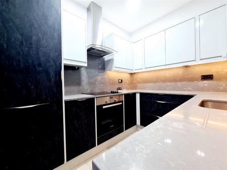 Queens Court, Crossbrook Street, Cheshunt, Waltham Cross EN8, London - Photo 4