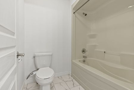 For Lease - 56 Rockledge Drive, Hamilton, Ontario - Photo 4