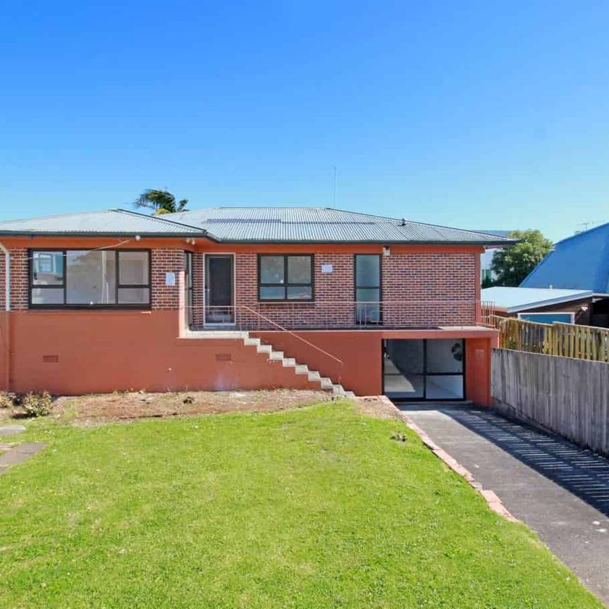 2 Mins Walk to Macleans College! - Photo 1