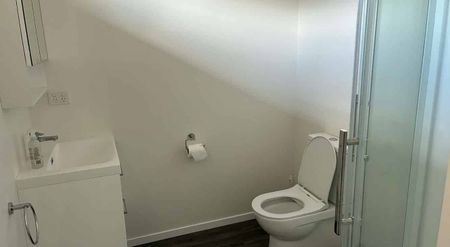 2-Bedroom Home in Titirangi - Photo 3