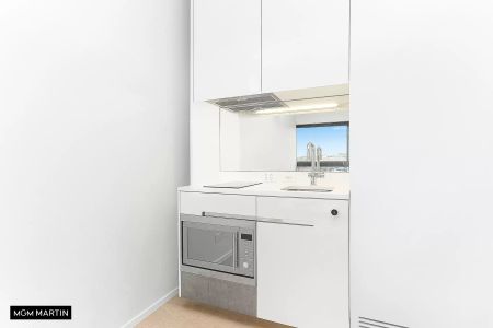 MGM MARTIN - ONE BEDROOM APARTMENT - Photo 2