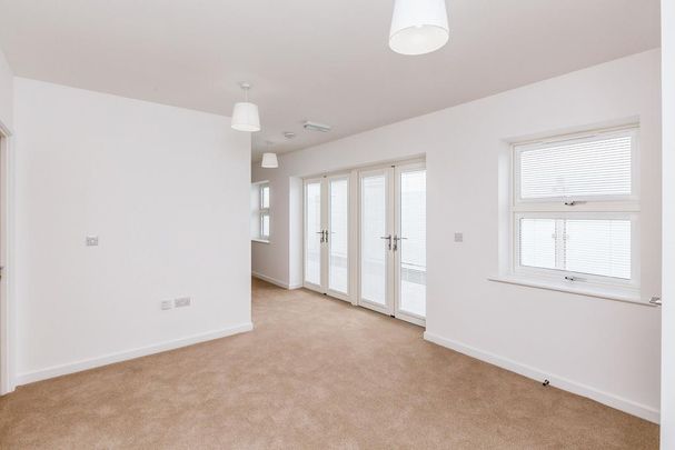 3 bedroom flat to rent - Photo 1