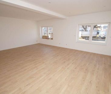 großzügige 3-Zimmer-Wohnung, große Küche, Wanne, Dusche, 35 m² groß... - Foto 1