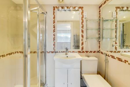 Heronsforde, Ealing, London, W13 - Photo 4