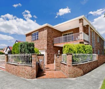 1 Borrodale Rd-001, Sydney - Photo 2