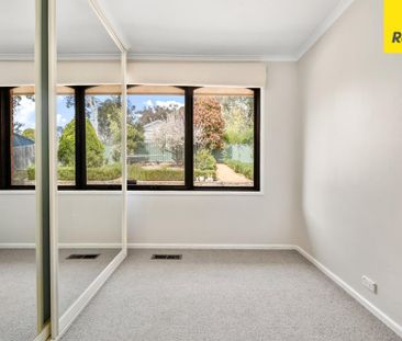 Family Friendly, 4 Bedroom House in Weetangera - Photo 2