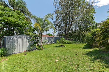 Modern, Low-Maintenance Living in a Convenient Crestmead Location - Photo 3