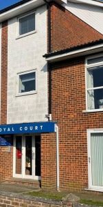 Royal Court, Pier Avenue, Whitstable, CT5 2SB, Kent - Photo 4