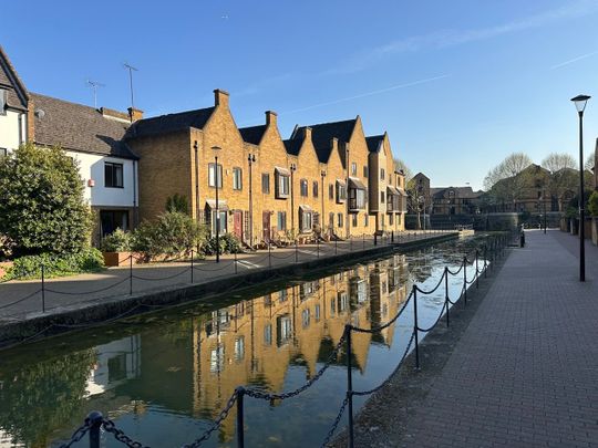 2 Bed Flat, London, E1W - Photo 1