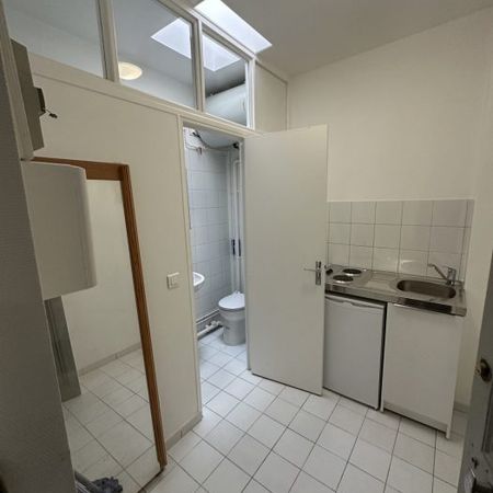 Grande chambre de service de 21m2, avenue Georges V - Photo 3