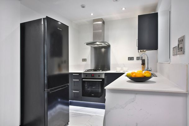 2 bedroom property to rent - Photo 1