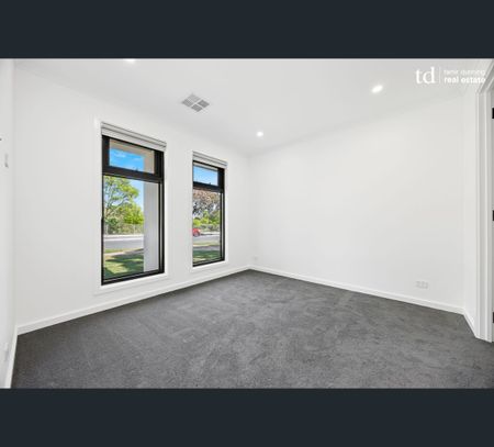 20 Gordon Avenue, Clearview, SA 5085 - Photo 5