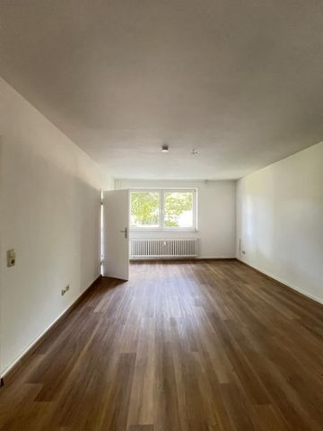 Charmante 3-Zimmer-Wohnung mit Duschbad & Balkon in Duisburg-Wanheimerort! - Photo 4