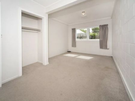 SIX BEDROOM FLAT IN HEART OF GREY LYNN AVAIL END JAN 2024 - Photo 4