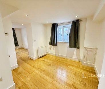 2 bedroom house to rent East Street, Stamford, Lincolnshire, PE9 - Photo 1