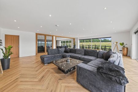 6 bedroom detached house to rent - Photo 3