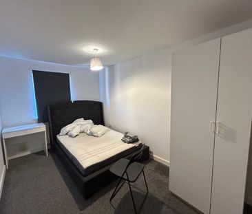 3 bedroom end of terrace to rent Saxelbye Avenue, Derby - Photo 2