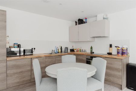 2 bedroom apartment to rent - Photo 4