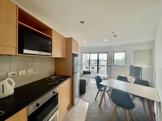 Queen Street beauty - Photo 1