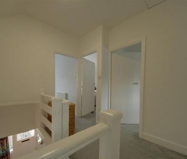 4 bedroom semi-detached house to rent - Photo 6