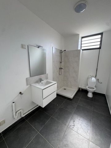 Location Appartement 2 pièces 48m² CAYENNE 97300 - Photo 3