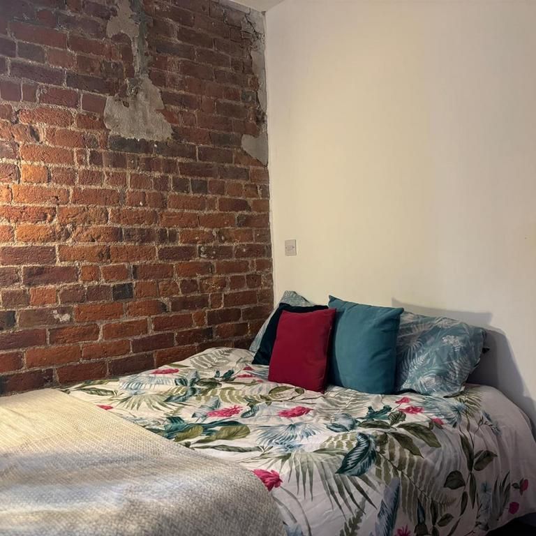 1 bedroom private hall to rent - Photo 1