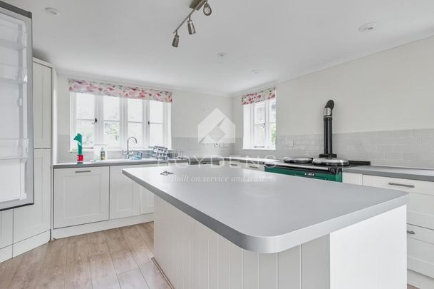 4 bedroom detached house to rent - Photo 1