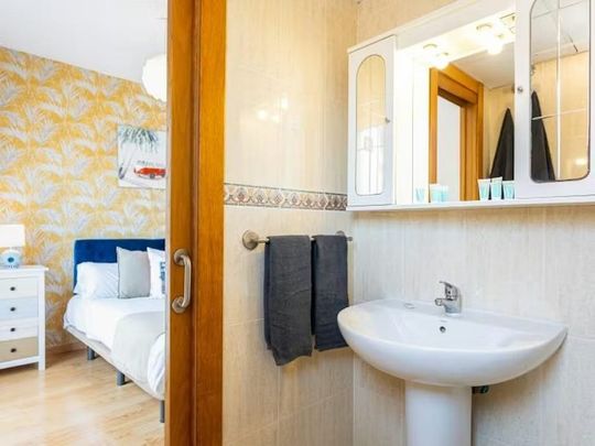 Calle Cruz Verde, Málaga, Andalusia 29013 - Photo 1