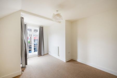 2 Bed Flat - Photo 4