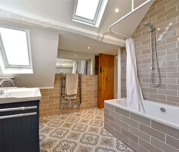 Three bedroom property situated on the edge of the wonderful Cotswo... - Photo 3