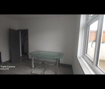 4 Bed Terraced House, Rowan Road, SW16 - Photo 1