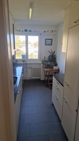 Large room aviable in light spacious and quite apartment - Foto 3