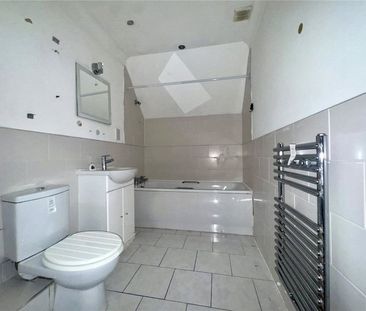 York Road, Woking, Surrey, GU22 7EN - Photo 6