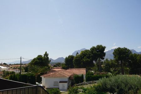 Bungalow For Long Term Rental in Albir - Photo 4