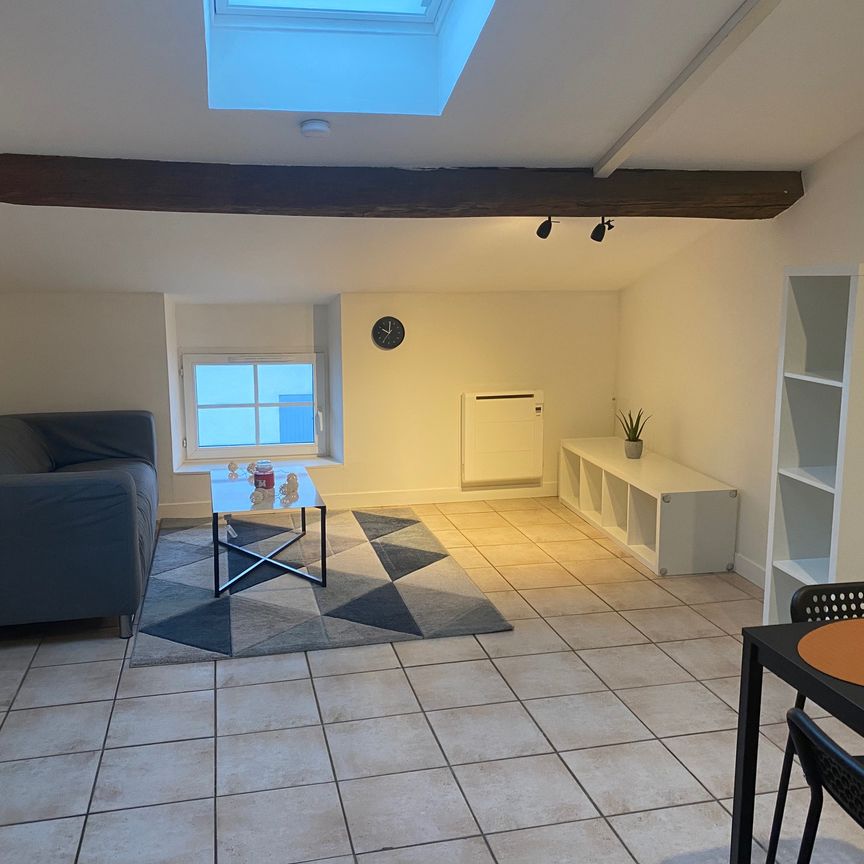 Location Appartement 2 pièces 23m² FRONTENAY ROHAN ROHAN 79270 - Photo 1