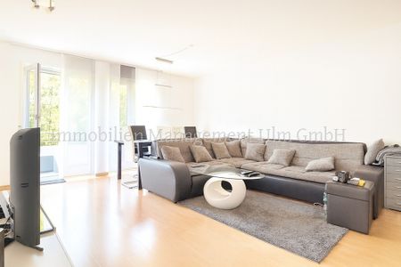 Schöne 2-Zimmer-EG-Wohnung mit zwei Terrassen in Ulm-Eichberg! - Photo 2