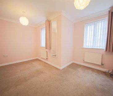 4 bedroom terraced house to rent - Photo 4