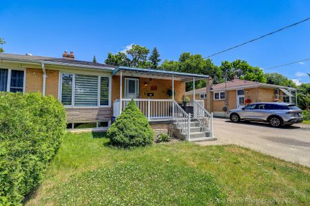 For Lease - 249 Blue Grass Boulevard, Richmond Hill, Ontario - Photo 2