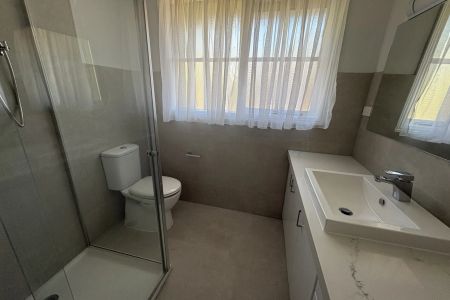 Great family home in a prime position - Photo 3