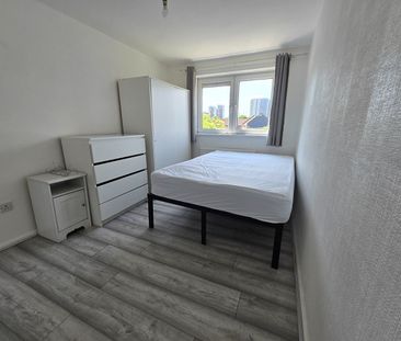 4 Bed Terraced House, Ivy Road, E16 - Photo 1