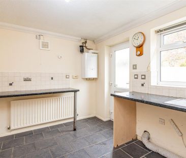 2 bed House - Semi-Detached To Let - Photo 5