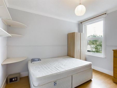 4 bedroom terraced house to rent - Photo 2