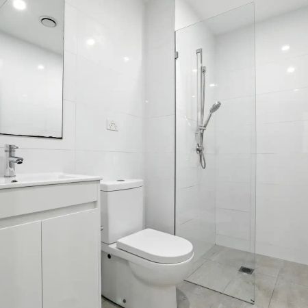 “Modern Studio Apartment” - Photo 4