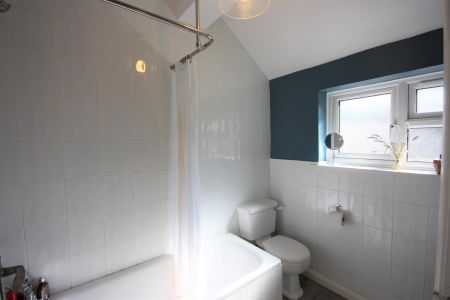 18 William Road, Guildford - 1 bedroomProperty for lettings - Seymours - Photo 5