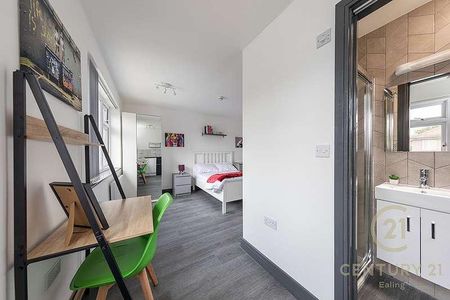 Park Lane, UB4 - Photo 2