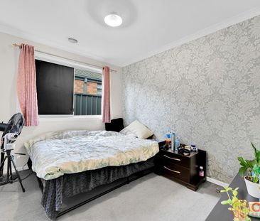 Spacious Family Living in Prime Deer Park Location - Photo 6