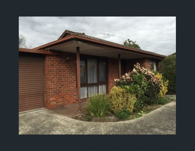 2/15 Reid Street Frankston VIC - Photo 1