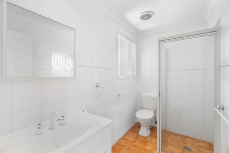 Freshly Updated 3-Bed Gem in Leafy North Gosford - Photo 2